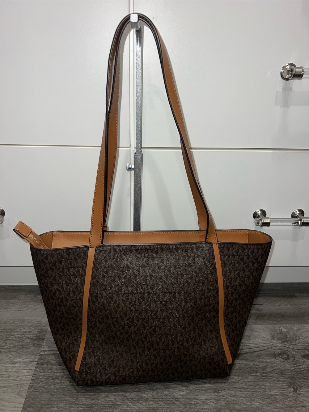 MICHAEL KORS Whitney Medium Leather Brown Signature Logo Handbag Tote - Picture 4 of 13